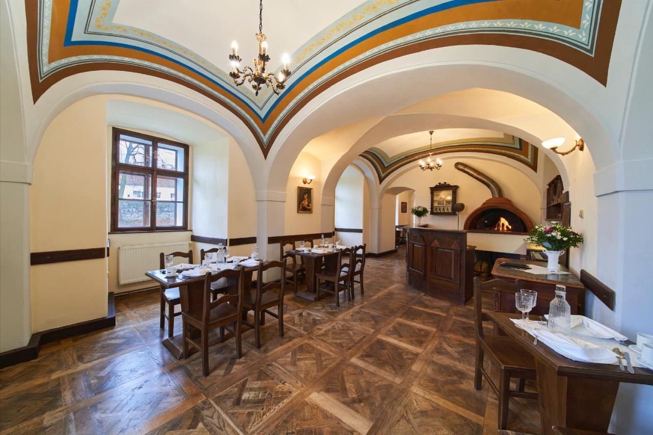 Penzion Zamek Lesany Netvořice Buitenkant foto