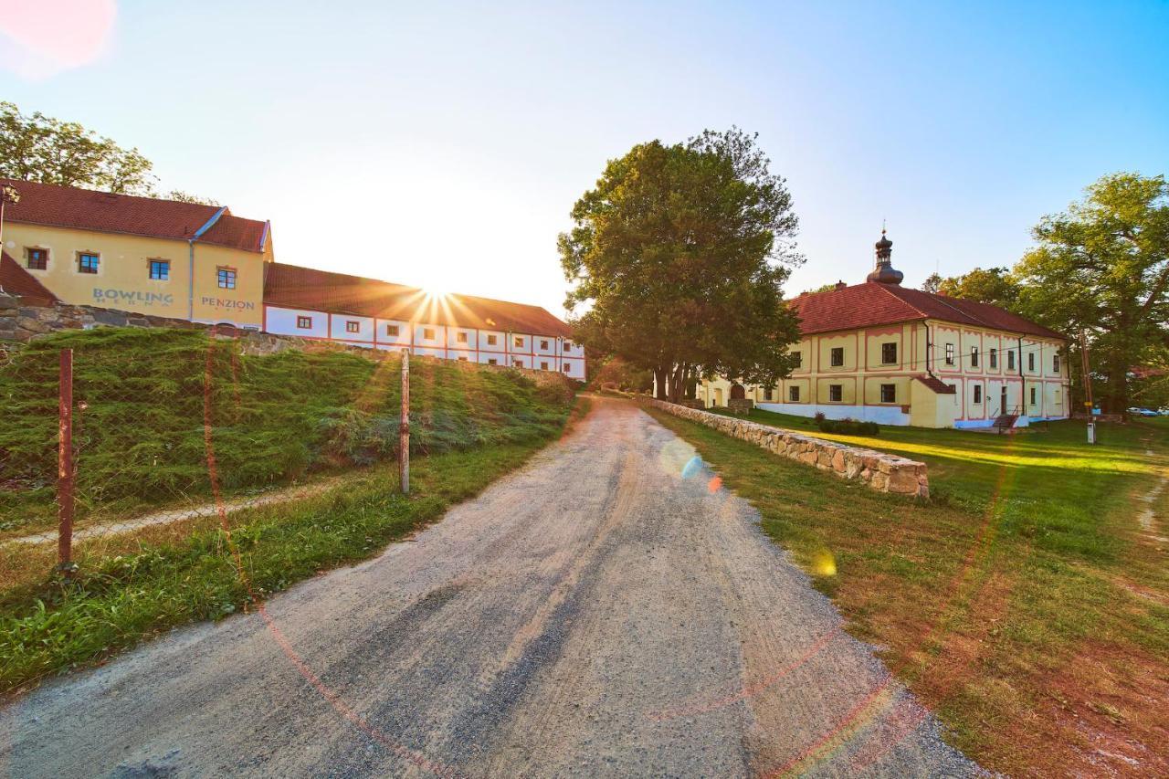 Penzion Zamek Lesany Netvořice Buitenkant foto